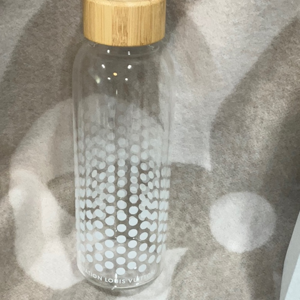 Louis Vuitton Glass Water Bottle with Bamboo Lid - Picture 3 of 5